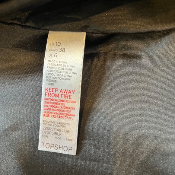 TOPSHOP Faux Fur Black Vest - Picture 6 of 6